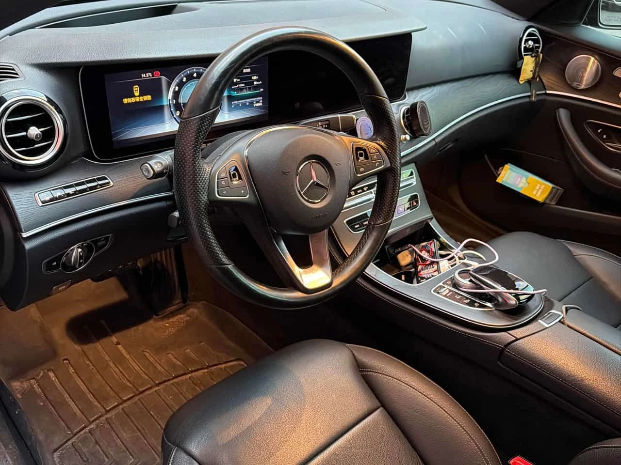 Mercedes-Benz E 400 CARFAX, снимка 5 - Автомобили и джипове - 53814036