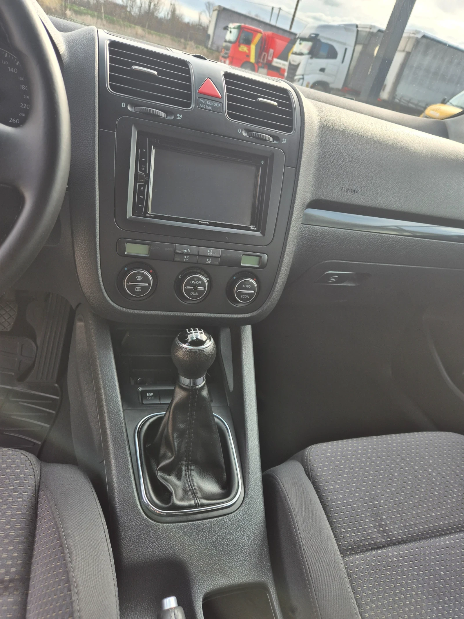 VW Golf, снимка 8 - Автомобили и джипове - 53882617