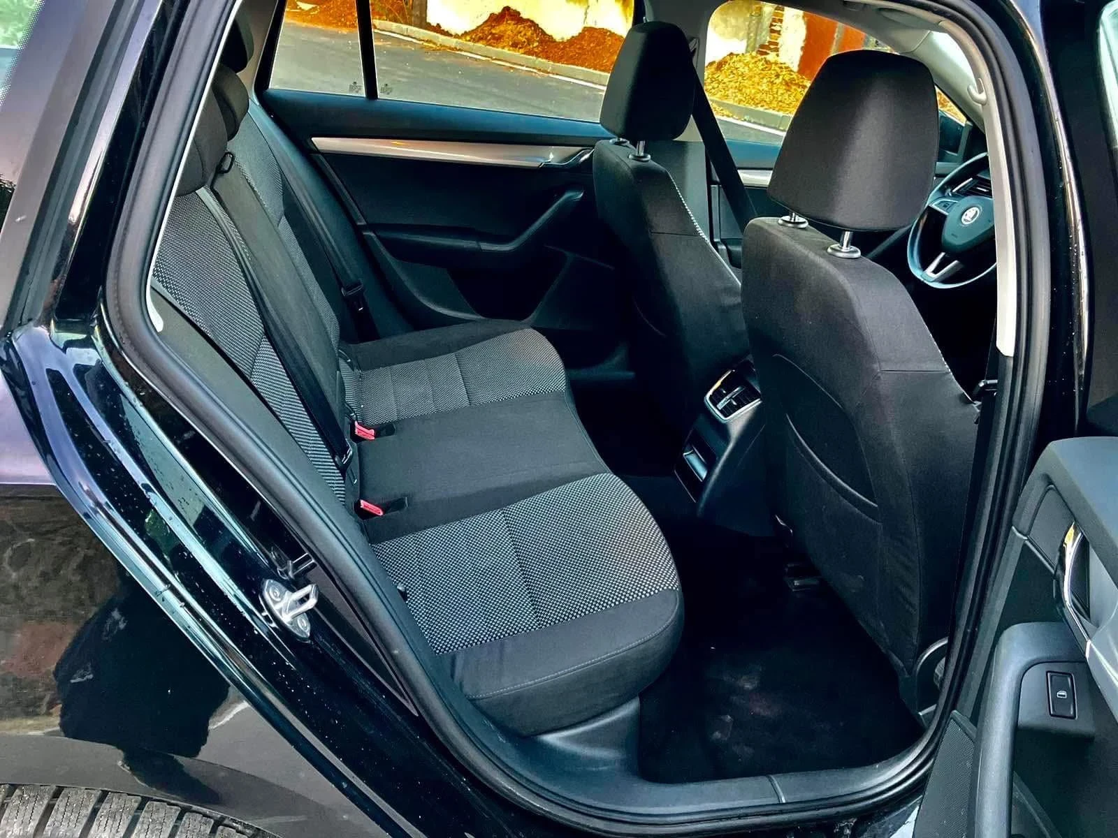 Skoda Octavia, снимка 5 - Автомобили и джипове - 53938913