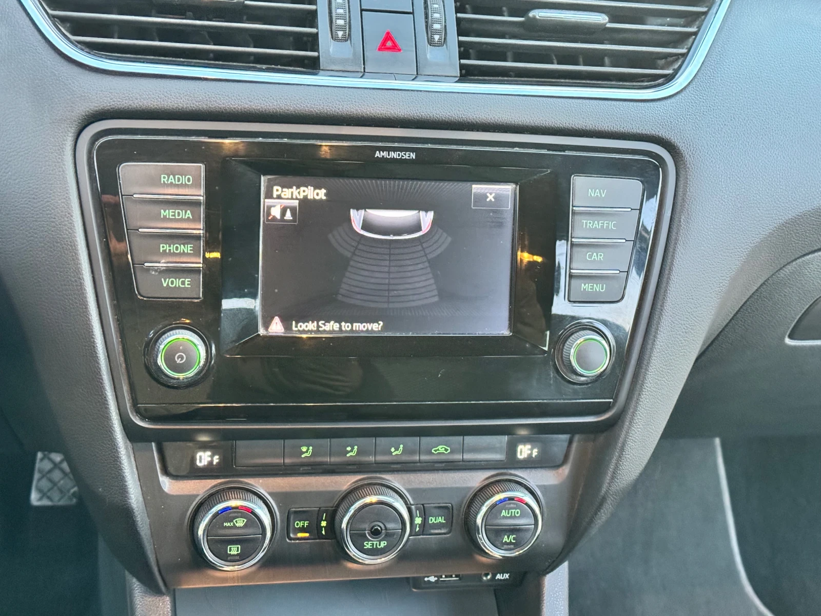 Skoda Octavia, снимка 11 - Автомобили и джипове - 53938913