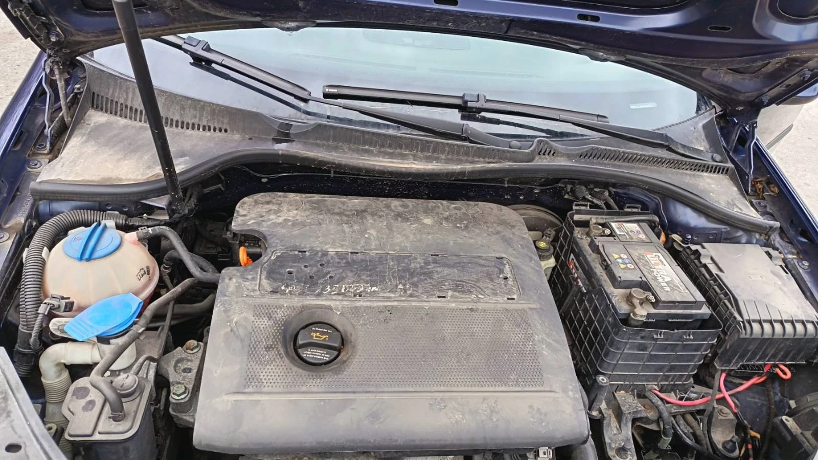 VW Golf, снимка 5 - Автомобили и джипове - 54010871