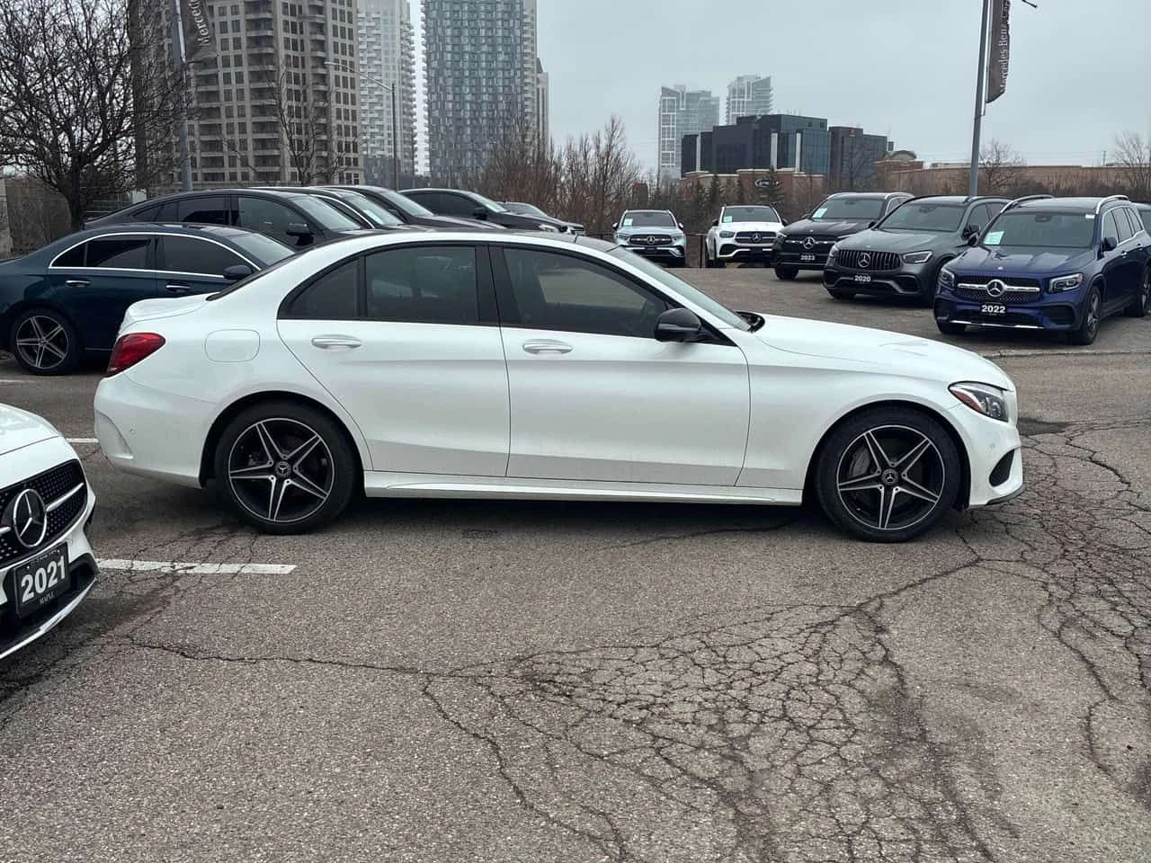 Mercedes-Benz C 300 * CARFAX * ЦЕНА ДО БГ, снимка 3 - Автомобили и джипове - 54089768