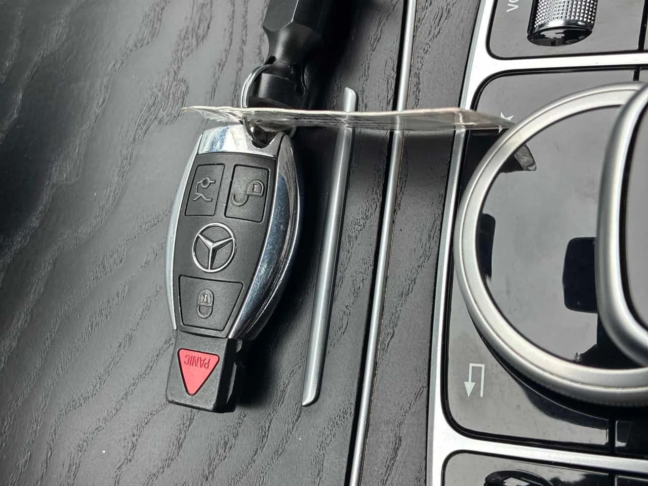 Mercedes-Benz C 300 * CARFAX * ЦЕНА ДО БГ, снимка 16 - Автомобили и джипове - 54089768