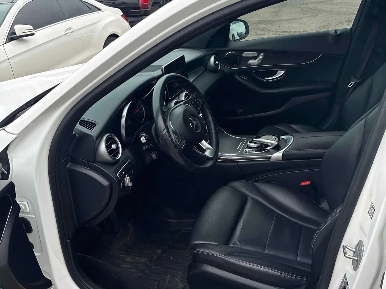 Mercedes-Benz C 300 * CARFAX * ЦЕНА ДО БГ, снимка 5 - Автомобили и джипове - 54089768