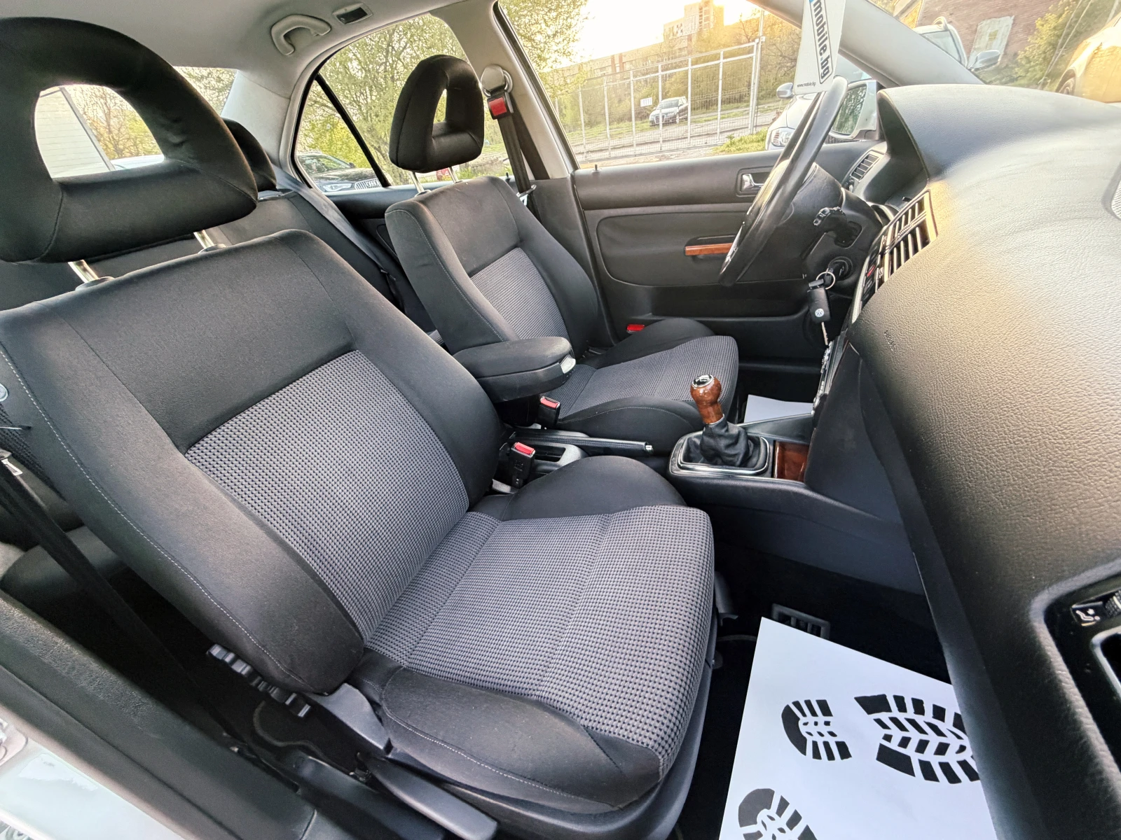 VW Bora 1.6i ������ 107000km!!! | Mobile.bg � ����������� 10