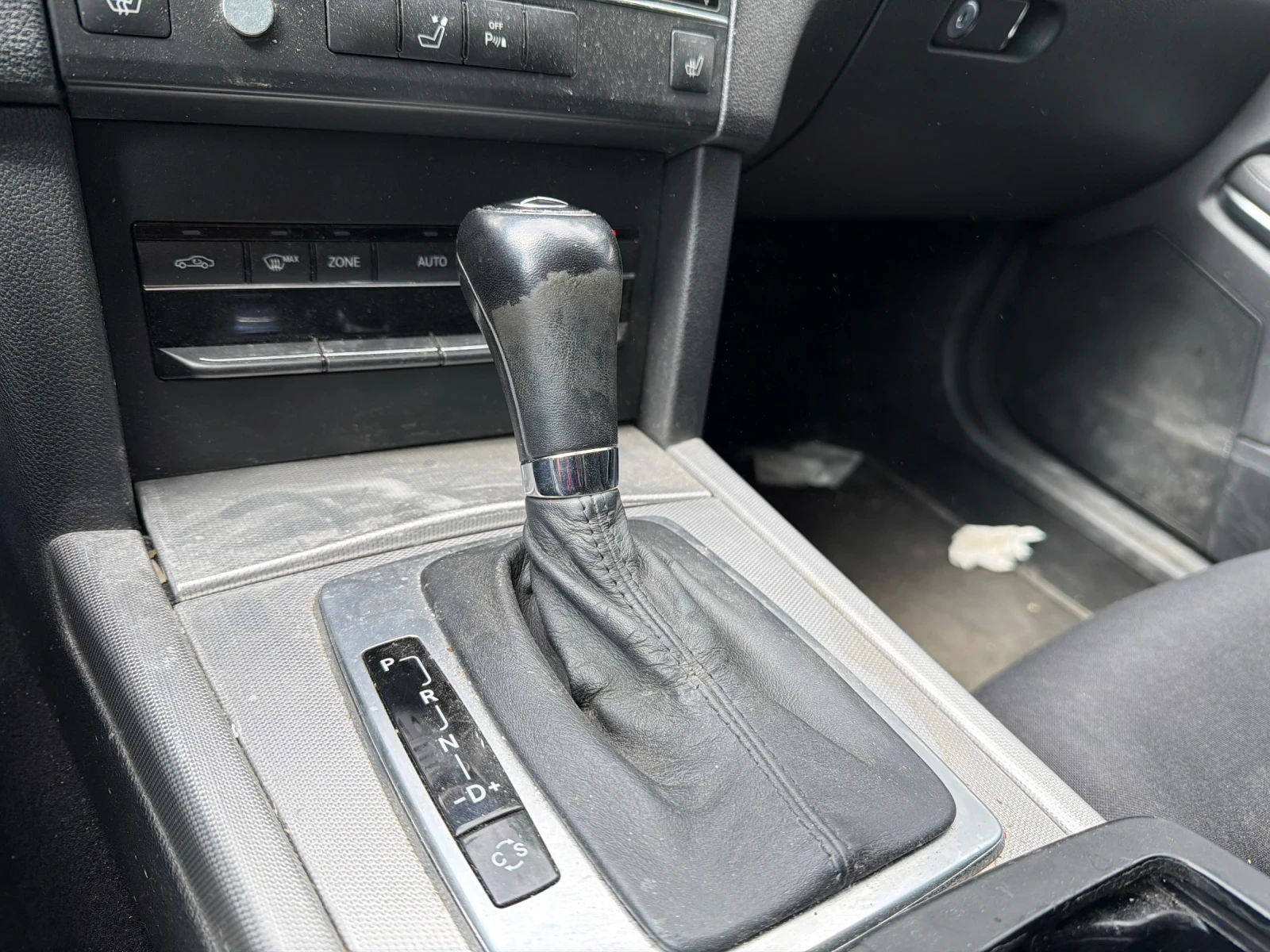 Mercedes-Benz E 220 Автоматик* Elegance, снимка 9 - Автомобили и джипове - 54587333