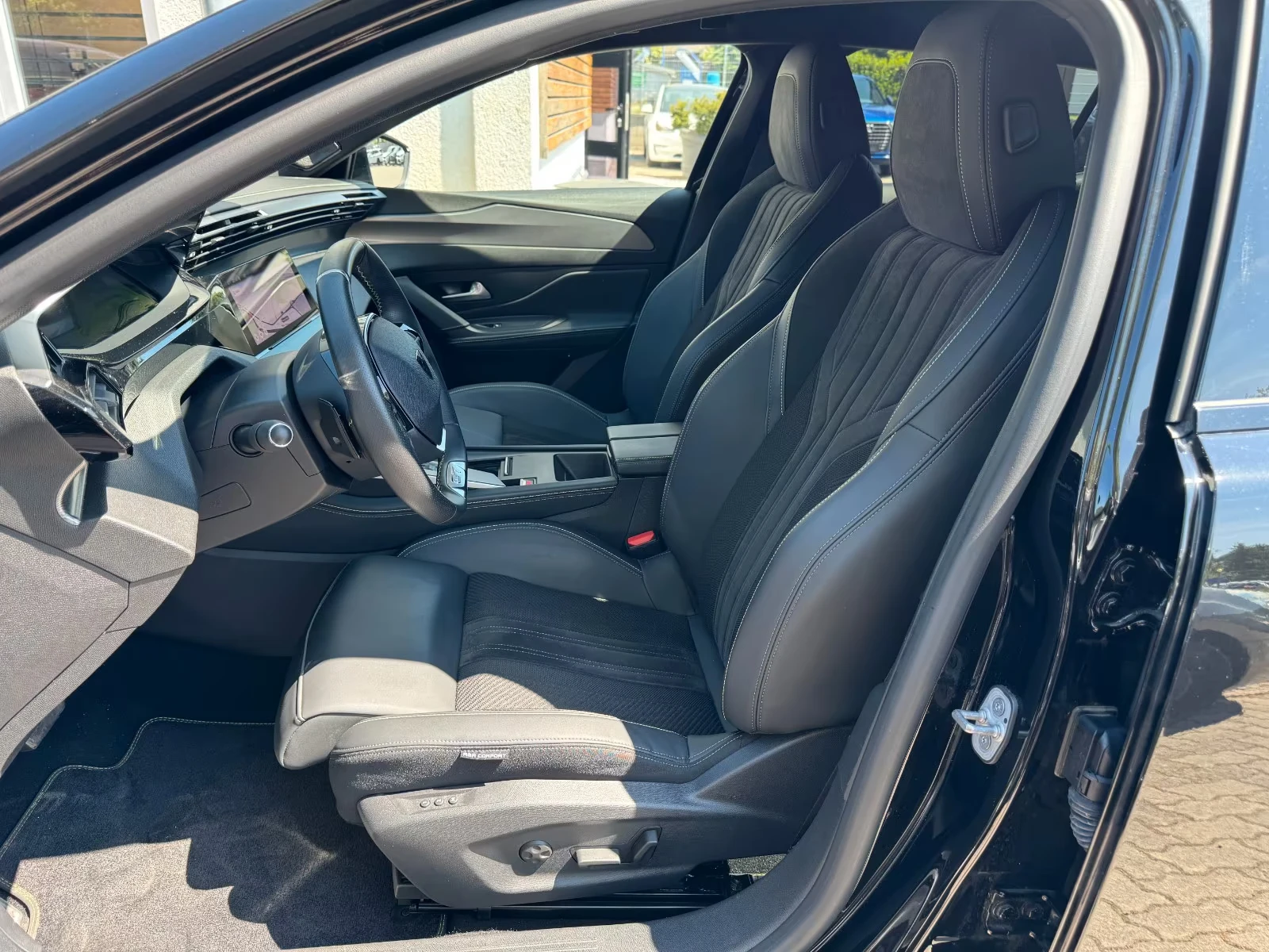 Peugeot 408 GT/PHEV 224HP/FOCAL/CAM/NAVI/296h, снимка 11 - Автомобили и джипове - 55261578