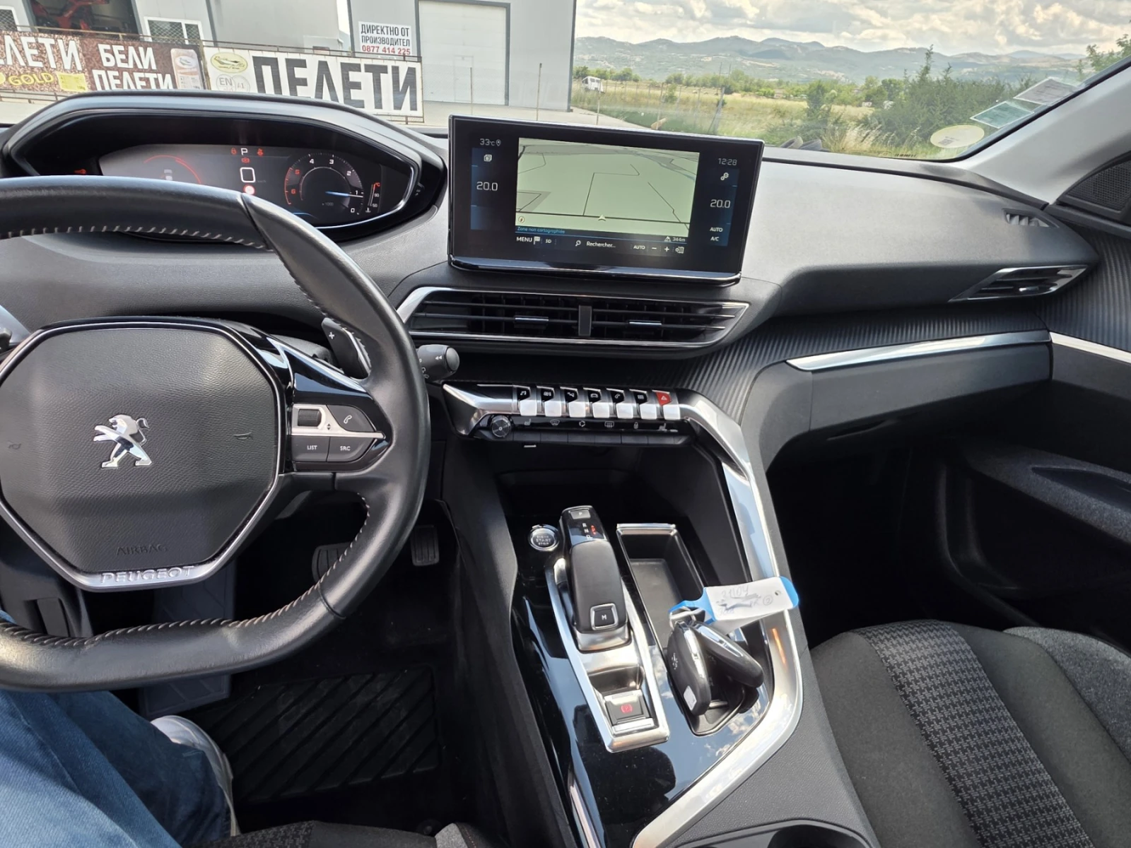 Peugeot 3008 1.5 BlueHDi Навигация| Камера| 360, снимка 14 - Автомобили и джипове - 55262650