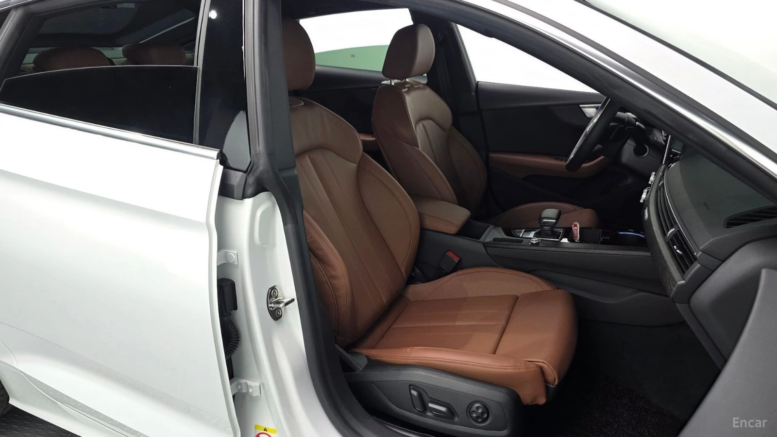 Audi A5 40 TFSI QUATTRO PREMIUM SPORTBACK, снимка 16 - Автомобили и джипове - 55481078