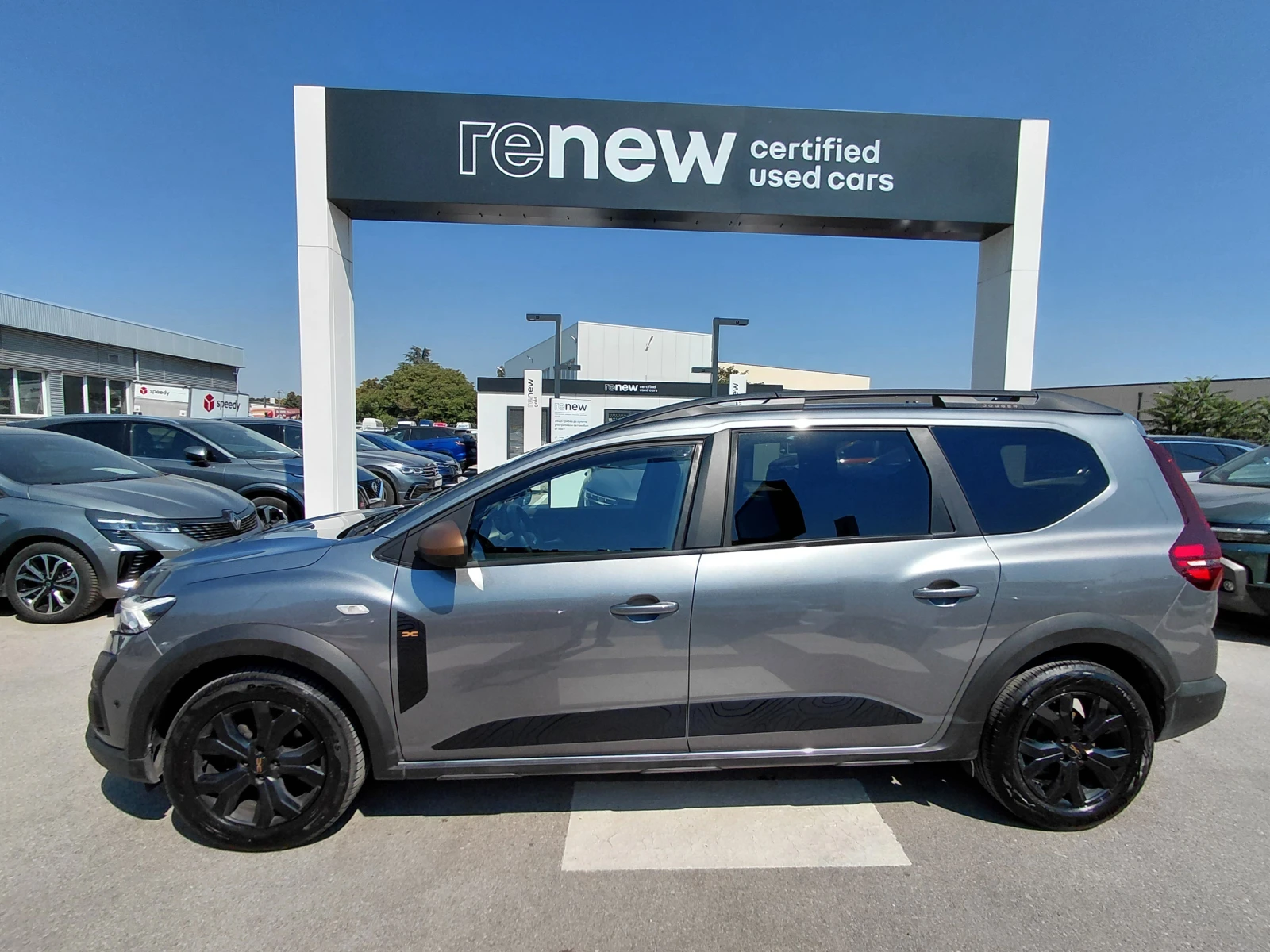 Dacia Jogger Expression / 100к.с/Газ/Бензин, снимка 4 - Автомобили и джипове - 55796587