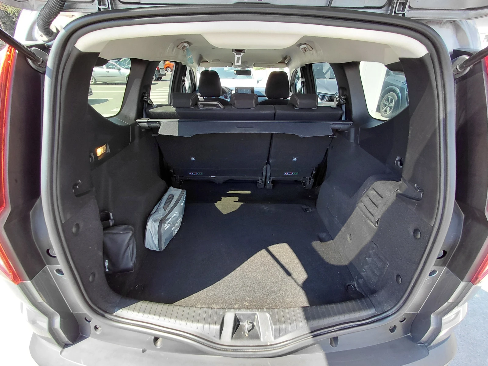 Dacia Jogger Expression / 100к.с/Газ/Бензин, снимка 17 - Автомобили и джипове - 55796587