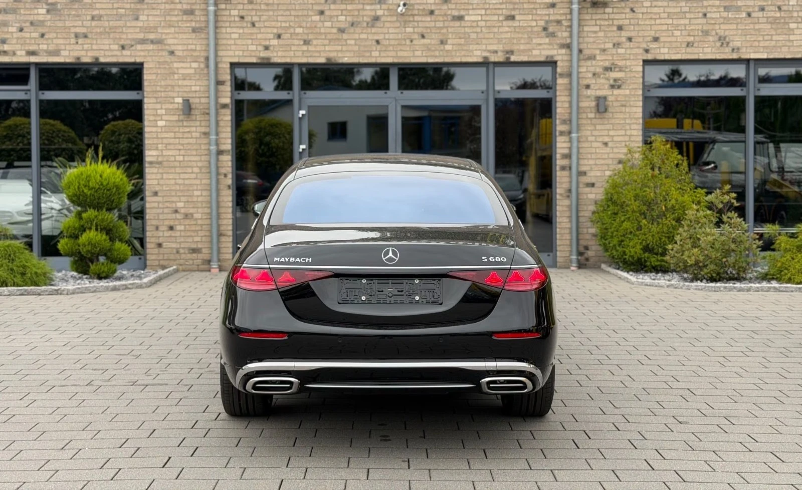 Mercedes-Benz S 680 V12 MAYBACH * NEW 2026* FIRST-CLASS TV, снимка 4 - Автомобили и джипове - 55825795