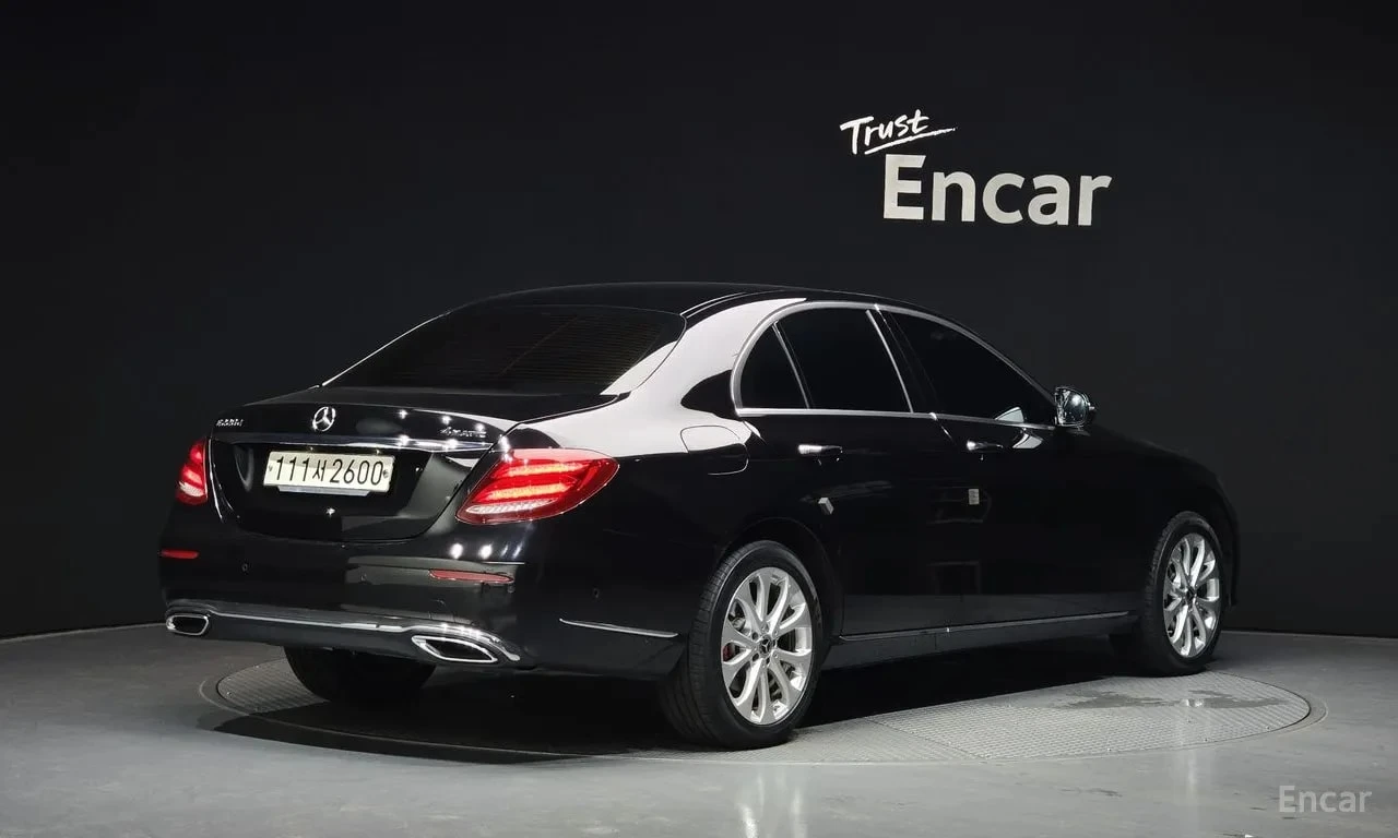 Mercedes-Benz E 220 * E220d 4MATIC Exclusive * ЦЕНА ДО БГ, снимка 2 - Автомобили и джипове - 55886844