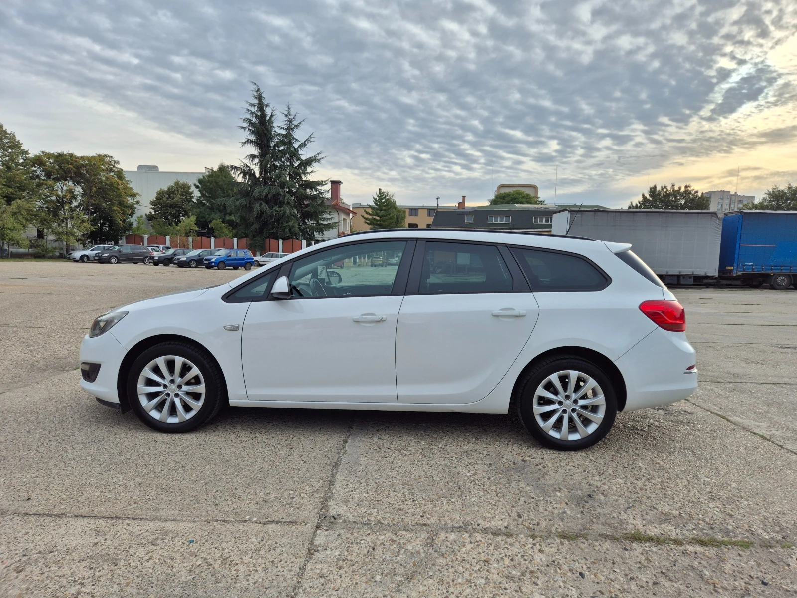 Opel Astra 1.4i-ГАЗ-Италия , снимка 2 - Автомобили и джипове - 56220905