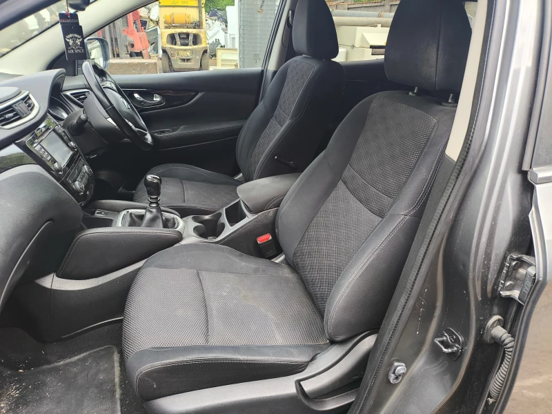 Nissan Qashqai 1.5dci, снимка 7 - Автомобили и джипове - 51708493