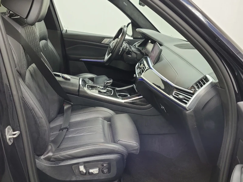 BMW X7 xDrive40i* M-PACK* CARFAX* АВТО КРЕДИТ* , снимка 9 - Автомобили и джипове - 53219335