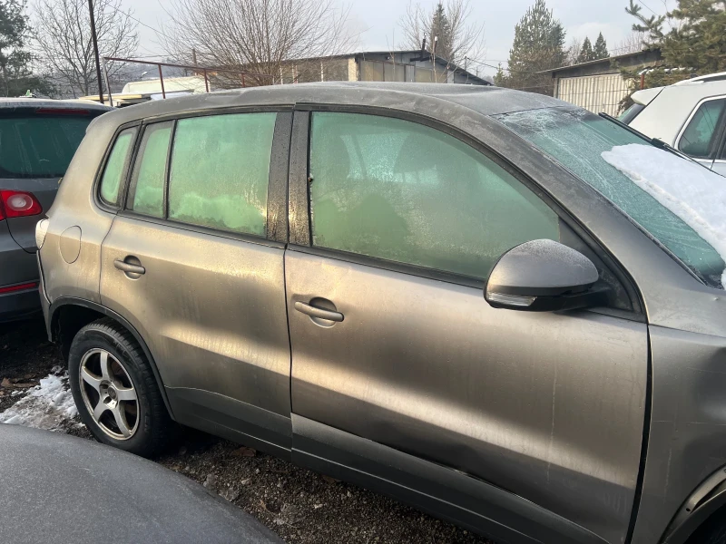 VW Tiguan 2.0tdi, снимка 2 - Автомобили и джипове - 53349420