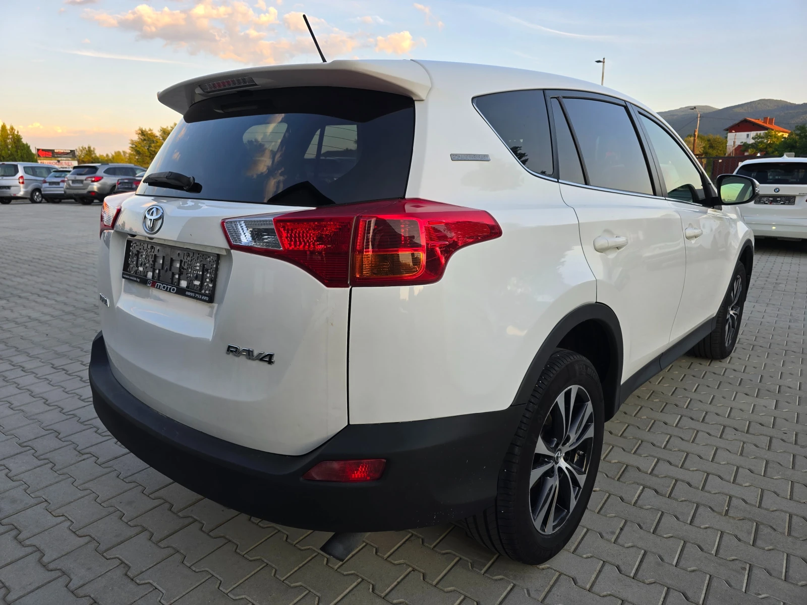 Toyota Rav4 2.0D4-D, 124к.с., Keyless, Камера! - изображение 5