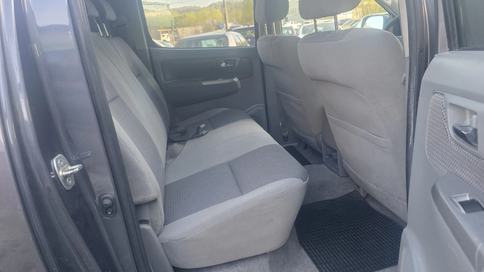 Toyota Hilux 2.5D4D 144k.s., снимка 6 - Автомобили и джипове - 54334046