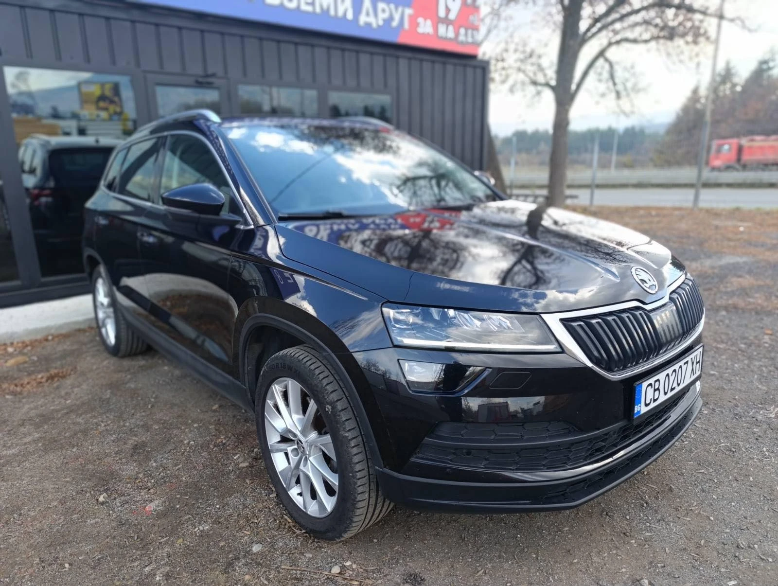 Skoda Karoq 2.0TDI Led* 4x4 DSG, снимка 3 - Автомобили и джипове - 54421886