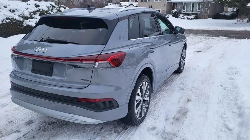 Audi Q4, снимка 4 - Автомобили и джипове - 54682417