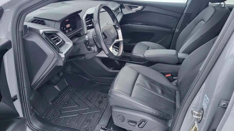 Audi Q4, снимка 8 - Автомобили и джипове - 54682417