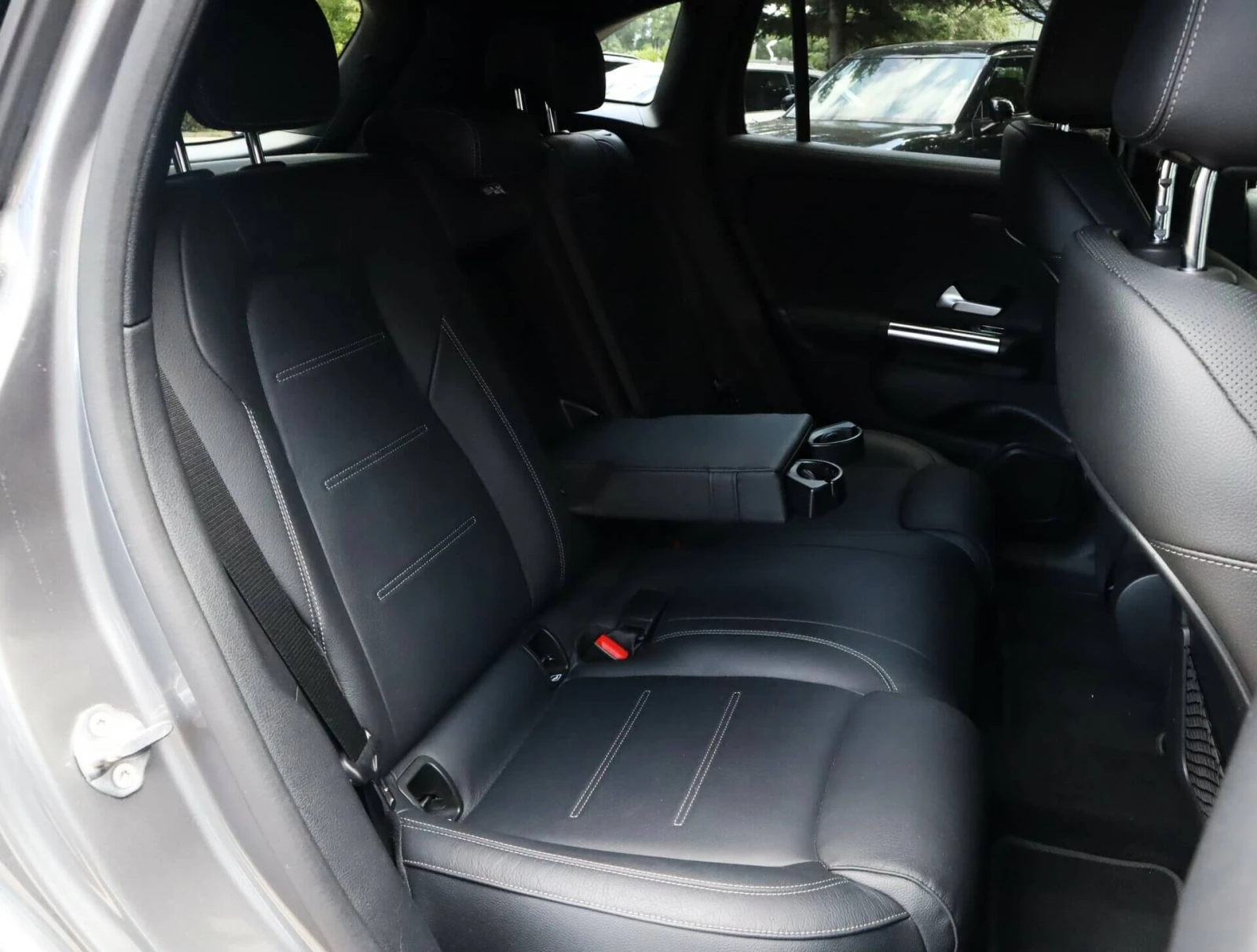 Mercedes-Benz EQA 250/Advanced Plus/MBUX/Обдухване/Камера/Blind Assi, снимка 9 - Автомобили и джипове - 55407581