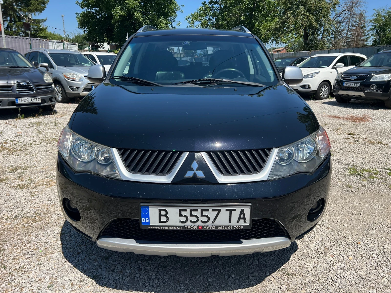 Mitsubishi Outlander 2.4* ГАЗОВА УРЕДБА* АВТОМАТИК* КОЖА* НАВИ* КАМЕРА*, снимка 2 - Автомобили и джипове - 55503028