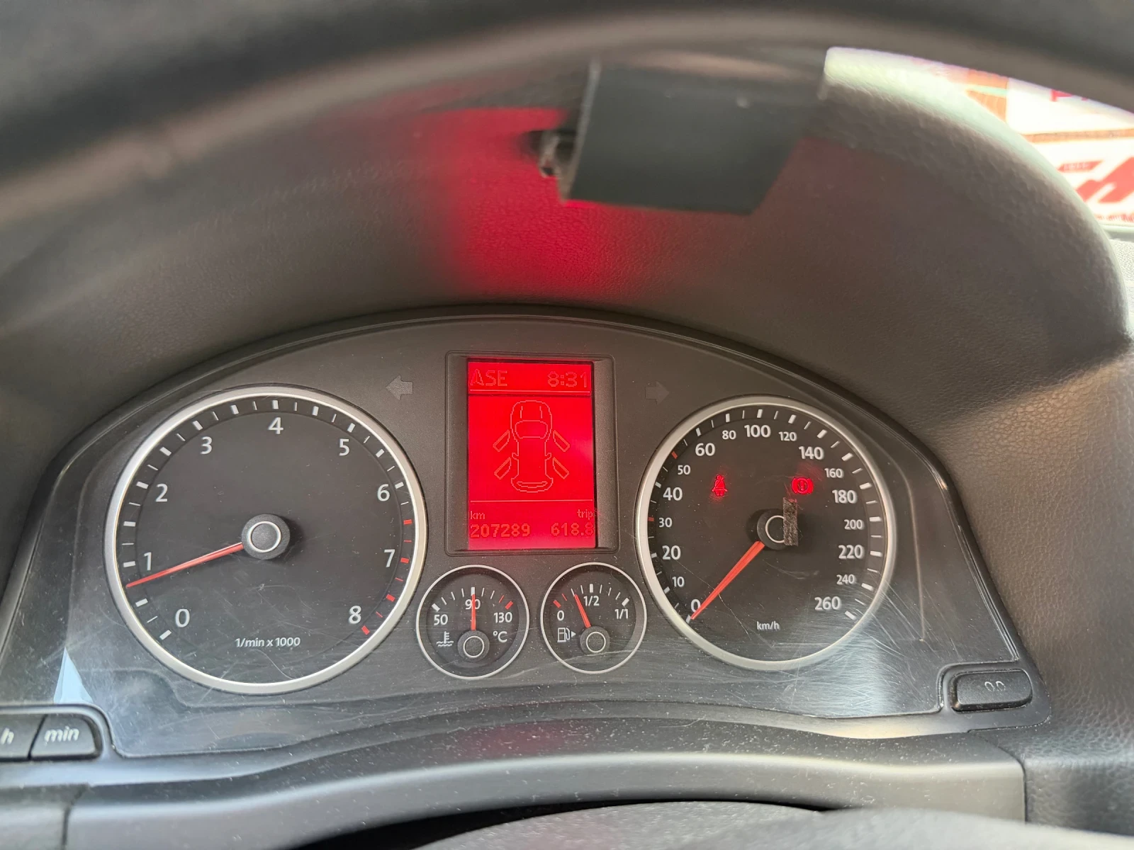 VW Tiguan 1.4Tsi, снимка 15 - Автомобили и джипове - 56629016