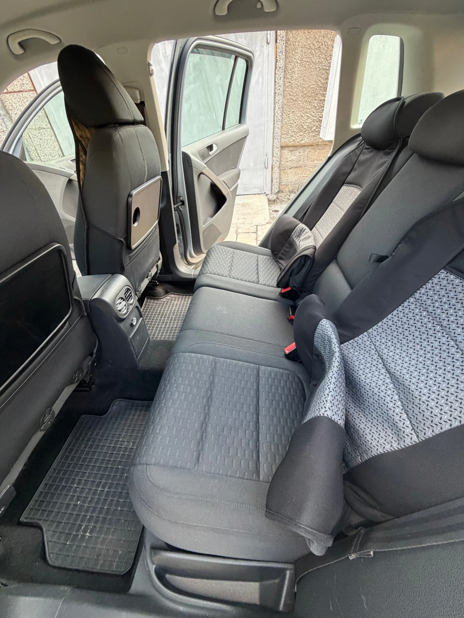 VW Tiguan 1.4Tsi, снимка 13 - Автомобили и джипове - 56629016
