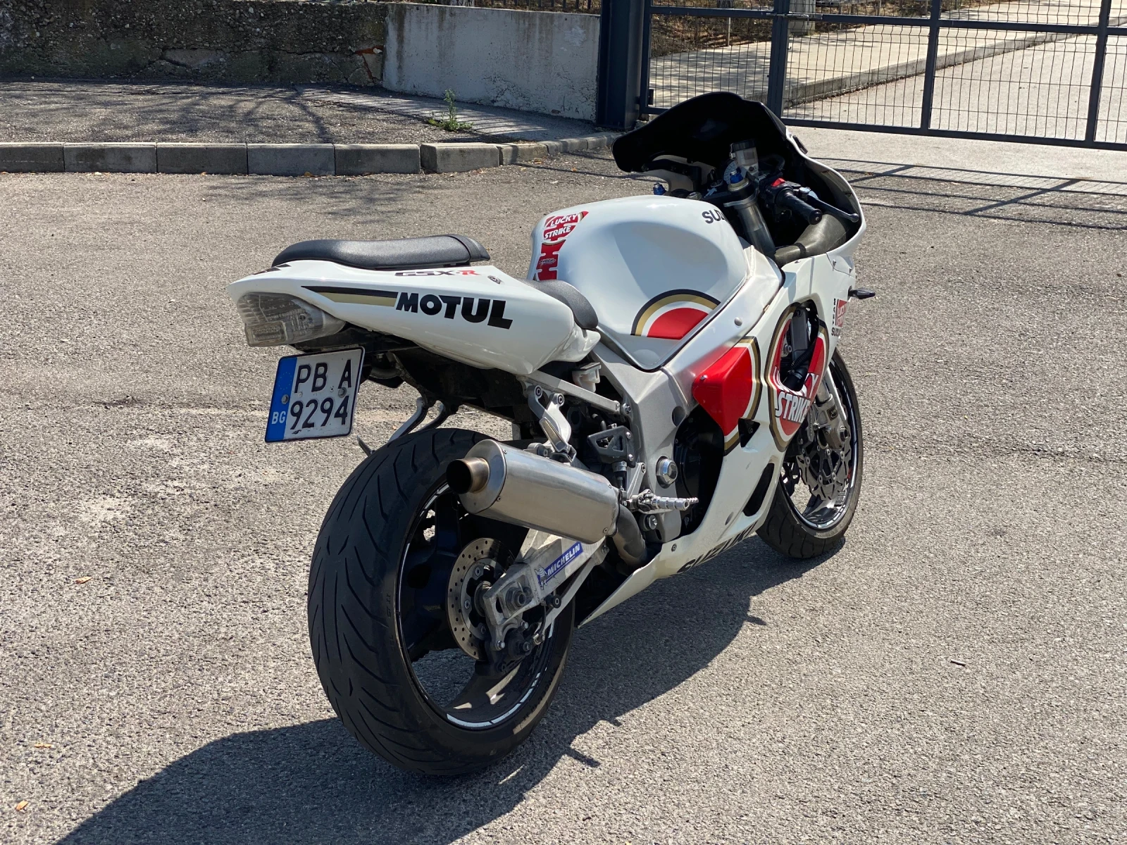 Suzuki Gsxr 750 k2 - изображение 3