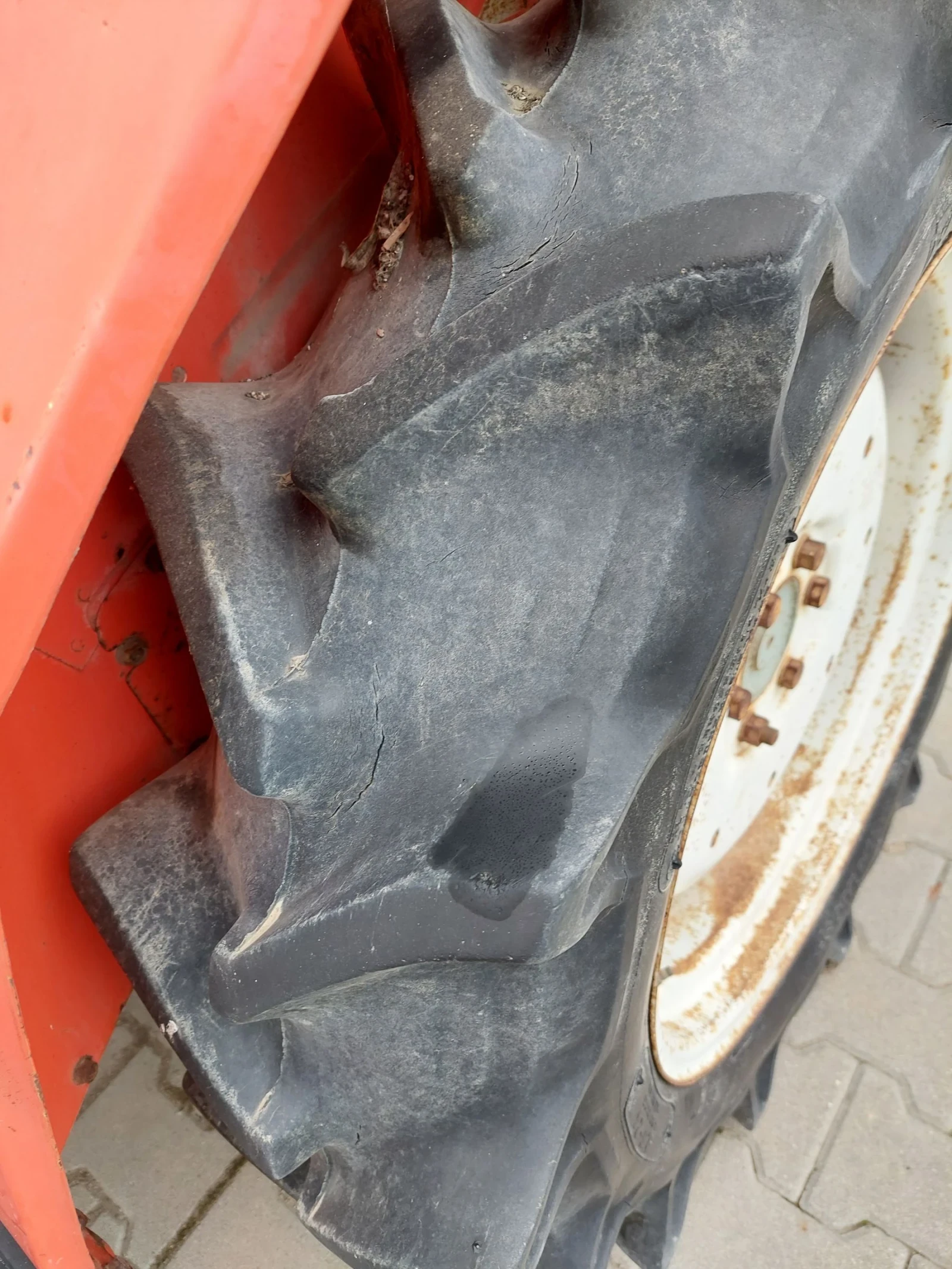 Трактор Kubota L1 225 Предно+ хидравличен волан - изображение 8