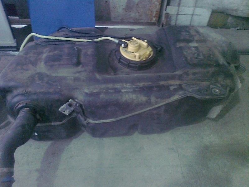 резервоар за Мицубиши Колт 05г. 