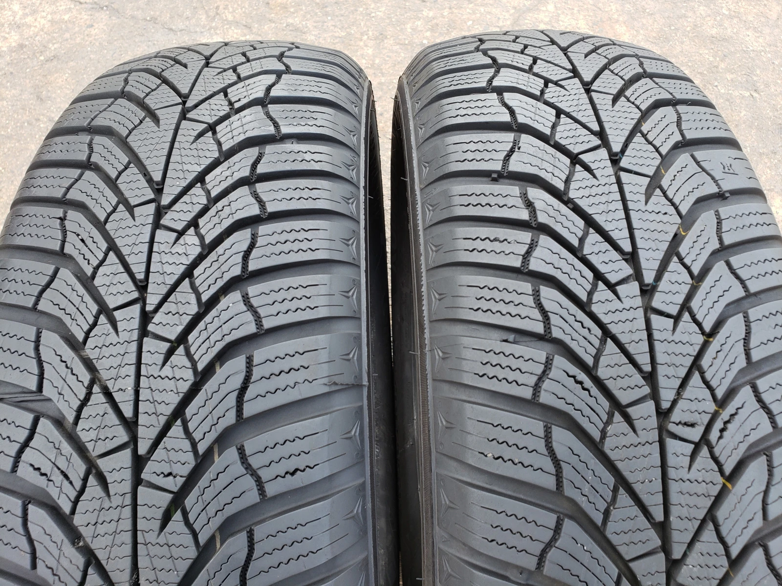 Гуми Зимни 195/65R15, снимка 2 - Гуми и джанти - 56080115