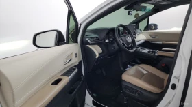 Toyota Sienna 2.5 HYBRID/HUD/360/ПОДГРЕВ/ОБДУХВАНЕ/TV, снимка 7