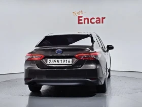 Toyota Camry 2.5 LE HYBRID, снимка 4