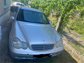 Mercedes-Benz C 220, снимка 2