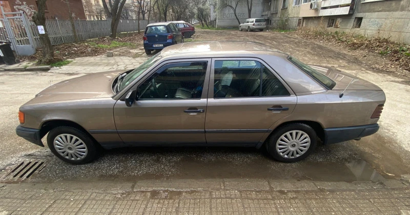 Mercedes-Benz 124, снимка 4 - Автомобили и джипове - 47320498