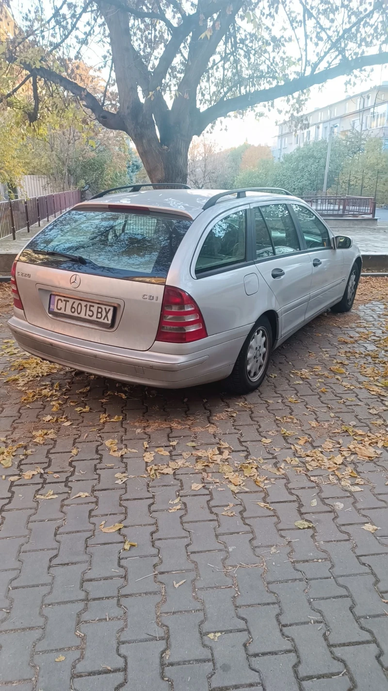 Mercedes-Benz C 220, снимка 3 - Автомобили и джипове - 48026820