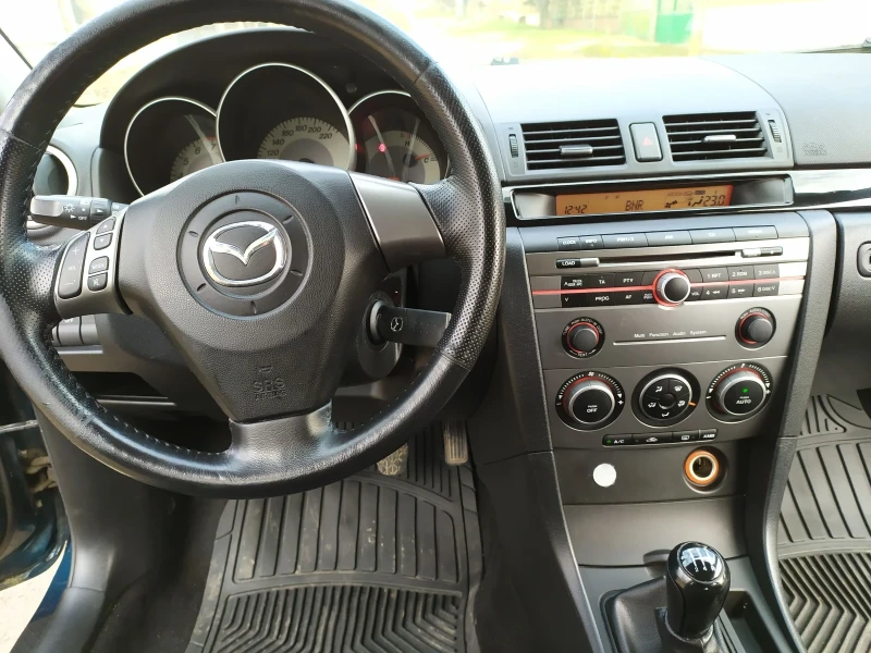 Mazda 3 1.6i feislif , снимка 14 - Автомобили и джипове - 48773222