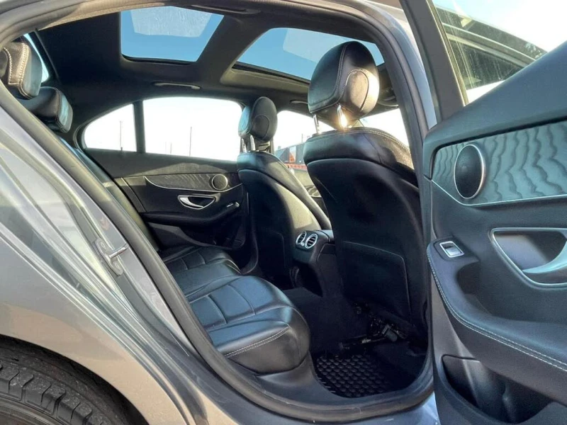 Mercedes-Benz C 300 4MATIC * АвтоКредит (ЦЕНА ДО БГ), снимка 17 - Автомобили и джипове - 52555491