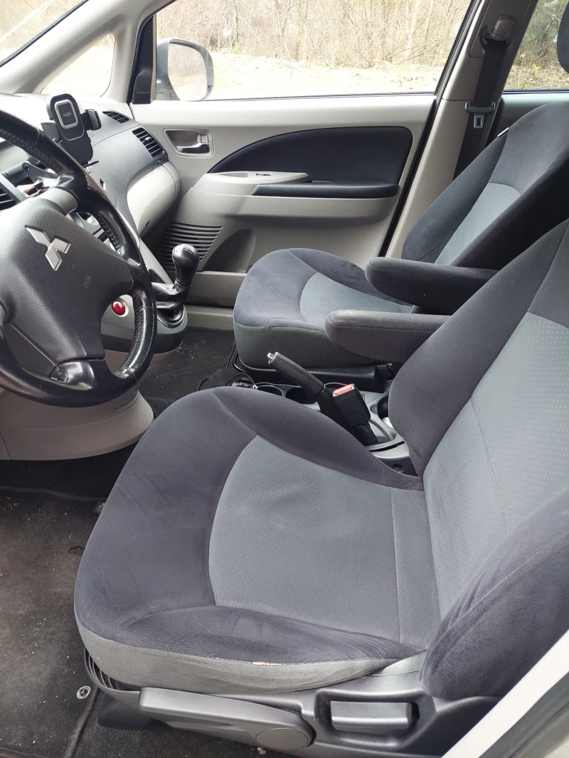 Mitsubishi Grandis, снимка 10 - Автомобили и джипове - 52561801