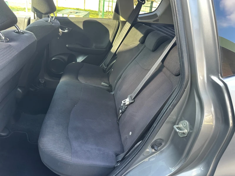 Honda Jazz 1.3i Hybrid с ГАРАНЦИЯ, снимка 15 - Автомобили и джипове - 53429770