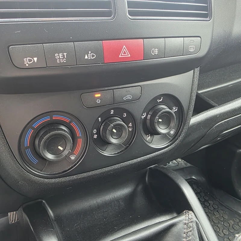 Opel Combo 1.6 CDTI , снимка 7 - Автомобили и джипове - 53464481