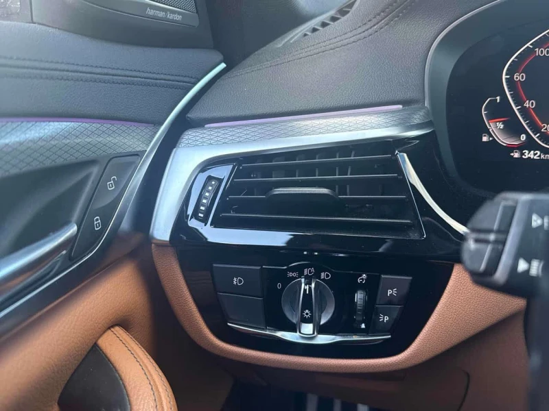 BMW 540 i xDrive * CARFAX * ПАНОРАМА* ПОДГРЕВИ, снимка 10 - Автомобили и джипове - 53541455