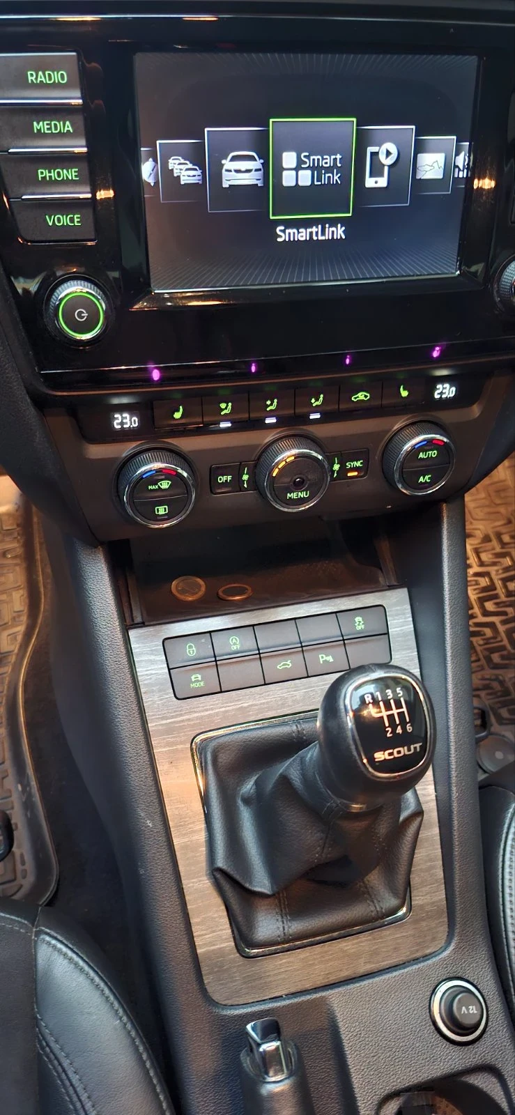 Skoda Octavia SCOUT 2.0 tdi 150к.с., снимка 8 - Автомобили и джипове - 52670463