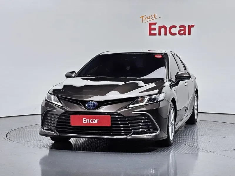 Toyota Camry 2.5 LE HYBRID, снимка 3 - Автомобили и джипове - 54961666