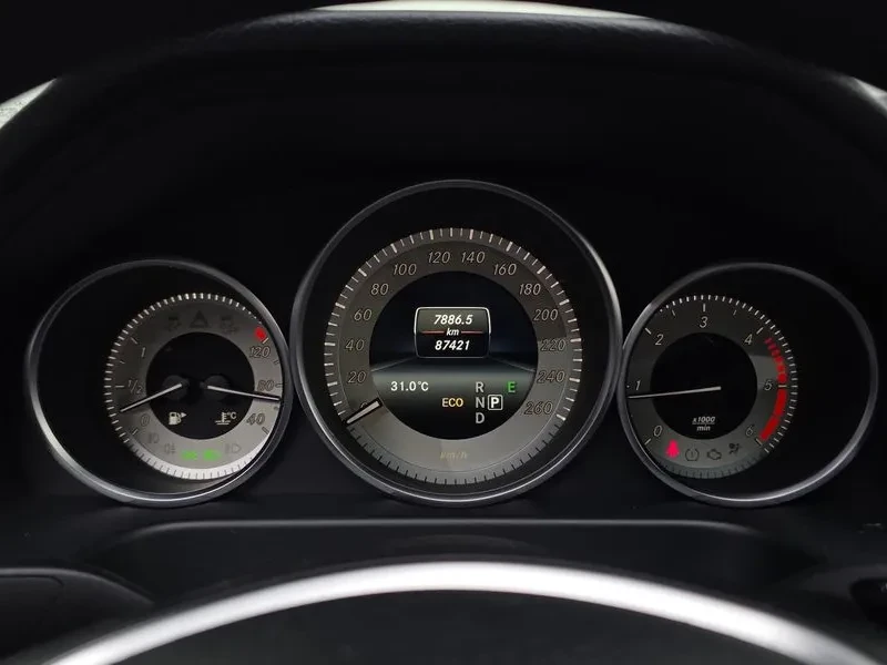 Mercedes-Benz E 220 4Matic EXCLUSIVE - САМО 30% АВАНС, снимка 8 - Автомобили и джипове - 55926906