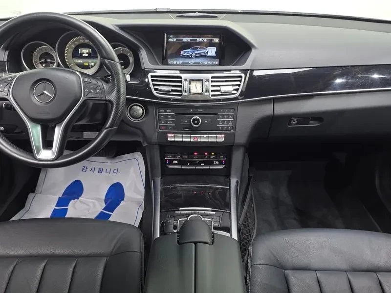 Mercedes-Benz E 220 4Matic EXCLUSIVE - САМО 30% АВАНС, снимка 7 - Автомобили и джипове - 55926906