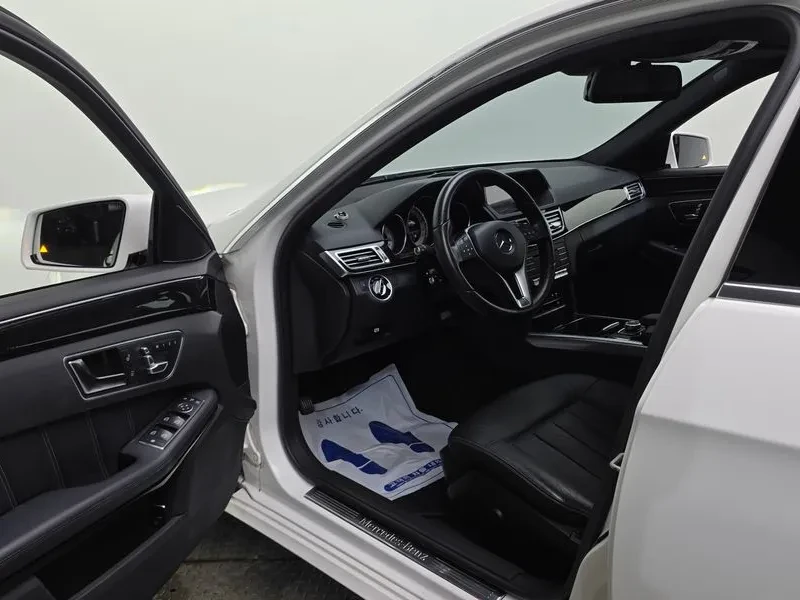 Mercedes-Benz E 220 4Matic EXCLUSIVE - САМО 30% АВАНС, снимка 10 - Автомобили и джипове - 55926906